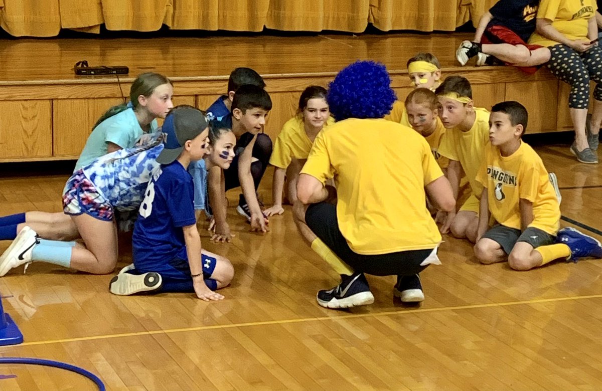MrsPlakis3rd's tweet photo. Our Field Day captains made us so proud in the relays! 💙💛 #Leaders #PennellPride https://t.co/F3TG3hpKJ2