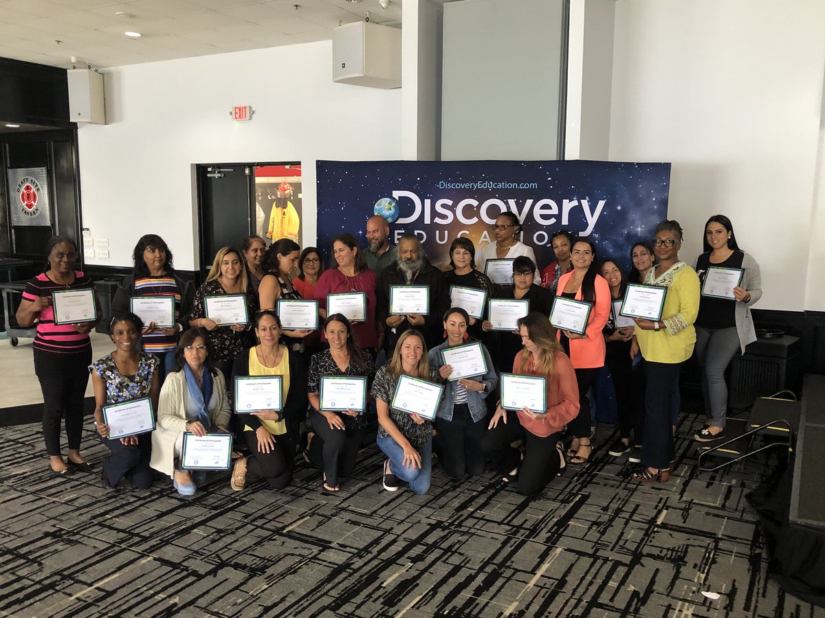 futchd's tweet photo. I’m extremely honored to work with these two groups of wonderful and dedicated educators. @MDCPS Digital Leader Network teachers are amazing. I look forward to working with you next school year. @DiscoveryEd https://t.co/UHquYUlGiR