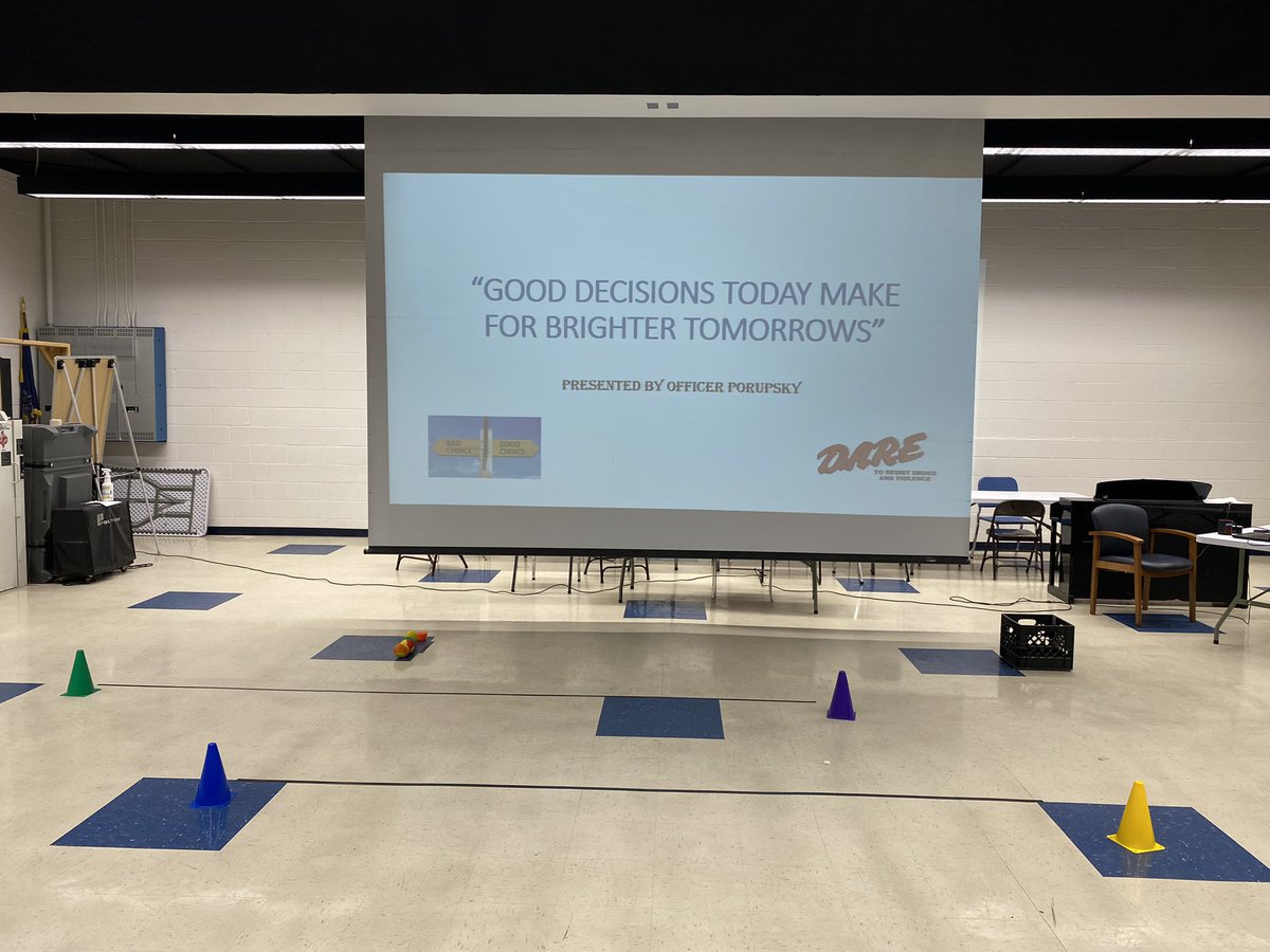 SROPor's tweet photo. 🙏 to 8th Grade Social Studies teachers @Hrv_PHMS & @MrMedvedPHMS 4 allowing me to speak w/ their 8th Grade classes about importance of making good decision-making prior to heading 2 @TJHSJaguars next school year. #DrugFree #ThinkB4uAct #DontAcceptMediocrity #BbestVersionOfSelf https://t.co/7N0GsGEzvA