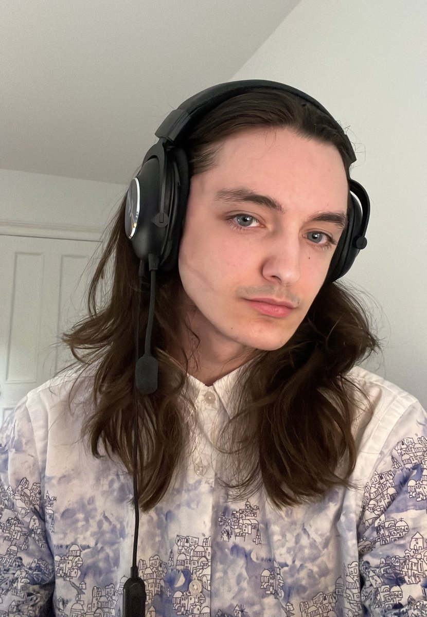 Get on <a href="/vampiahs/">t</a>