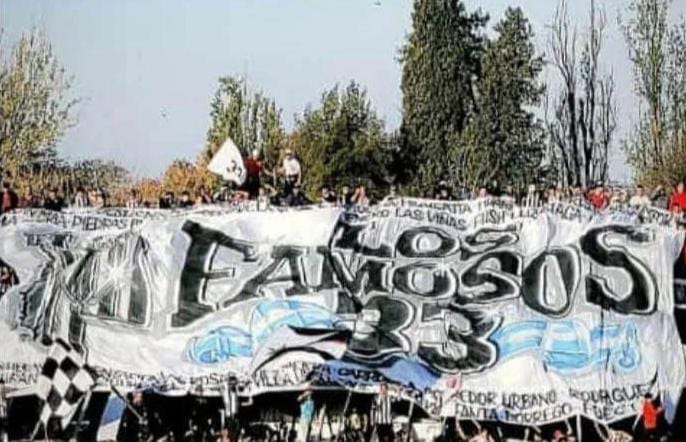 TwiteroLobo's tweet photo. 🎵En la calle Juan B Justo
Hay una banda locaa
Muy descontroladaaa
Q lo sigue al blanquinegro
Vaya dónde vaya....
Nunca tiene dramaaa🎵
#LF33
#SomosGimnasia https://t.co/xC1wpKKxhR