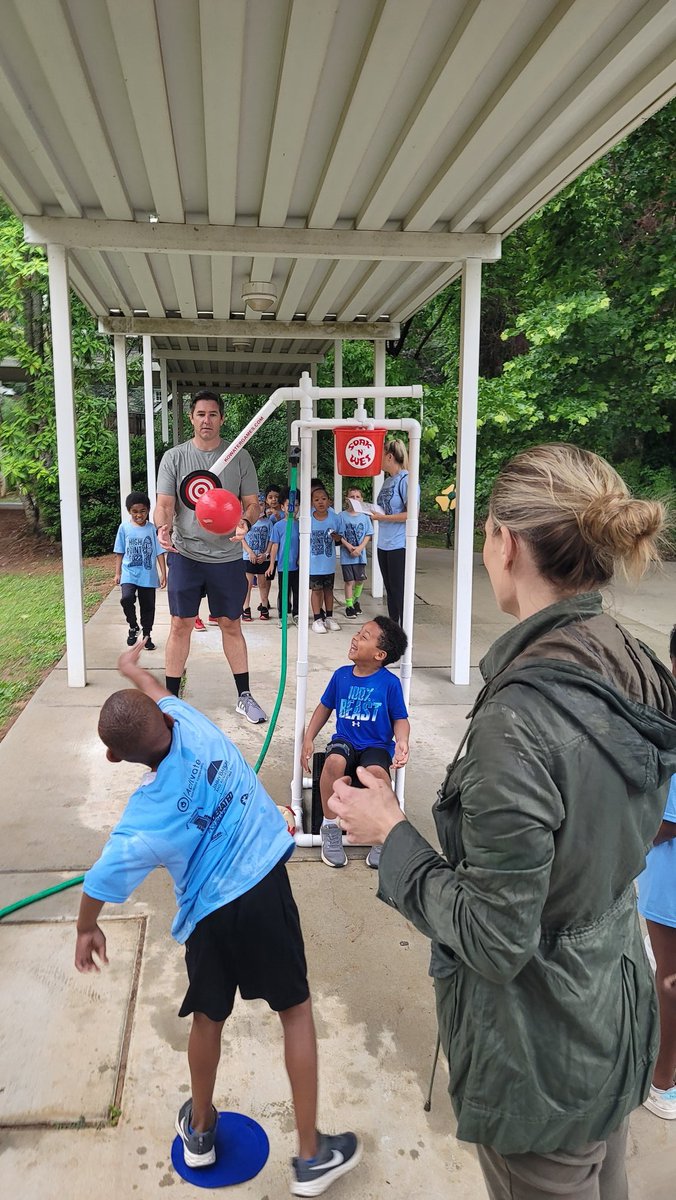 HPointPrincipal's tweet photo. Field Day looked different at @HighPointFCS this year๐ง๐ง๐ง Nothing can stop us us from having fun or learning!! #IgnitingEveryLearner @fcshppe https://t.co/t2h0cFrcov