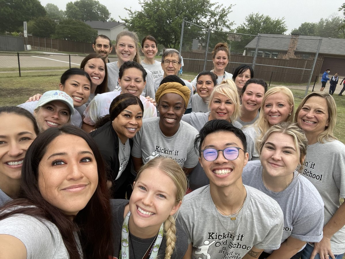 EalyLila's tweet photo. Staff vs 6th grade kickball!!!  Even though we didn’t win it was so much fun!! @RISDLitandInt @yaleroadrunners https://t.co/wTreLIpbhb