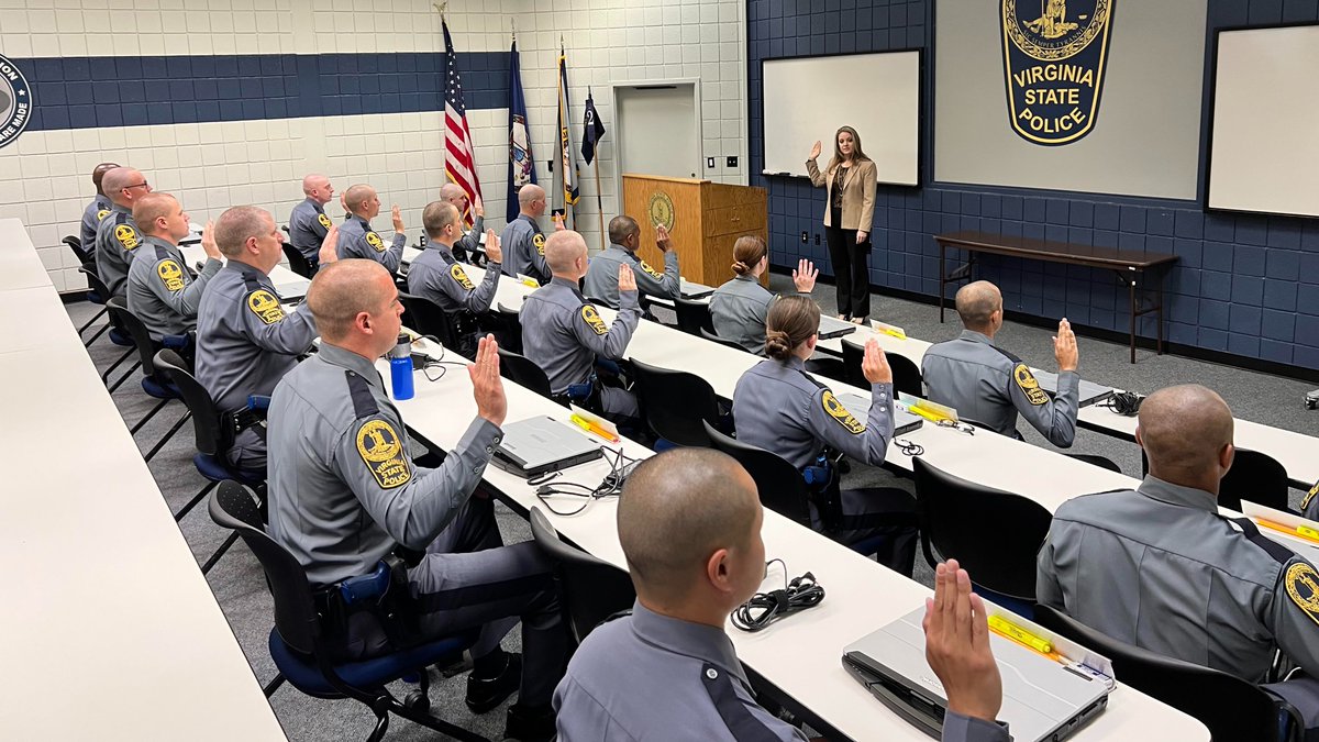 VSPPIO's tweet photo. #VSP 136th Basic Session Trooper-Trainees are getting one step closer to graduation in August! Today they were officially sworn in as #virginia law enforcement officers by the #chesterfieldva County Clerk of Court. #ValorServicePride #challengeyourselftomakeadifference https://t.co/Biz6F7G5PK