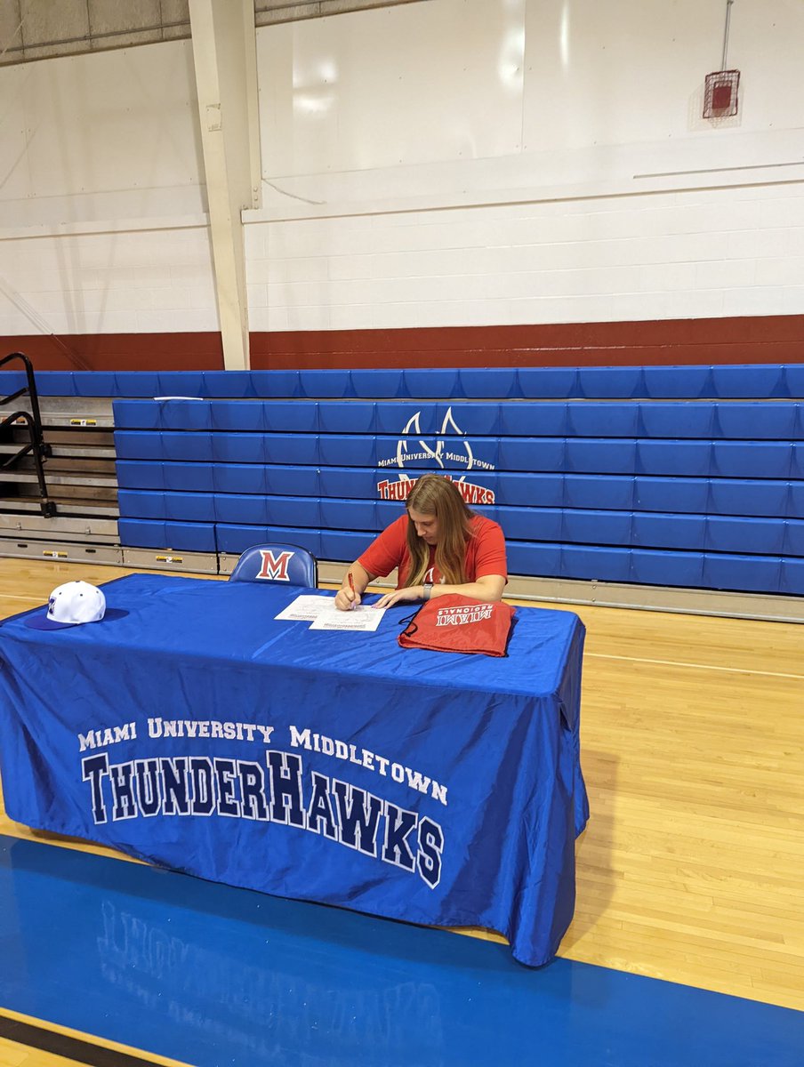 Thawkssoftball's tweet photo. CONGRATULATIONS Bri Rose from middletown, signing her NLI today to become a thunderhawk! We are excited to welcome her to the MUM softball family! #gothunderhawks 🦄 https://t.co/2rsuzqyQPF
