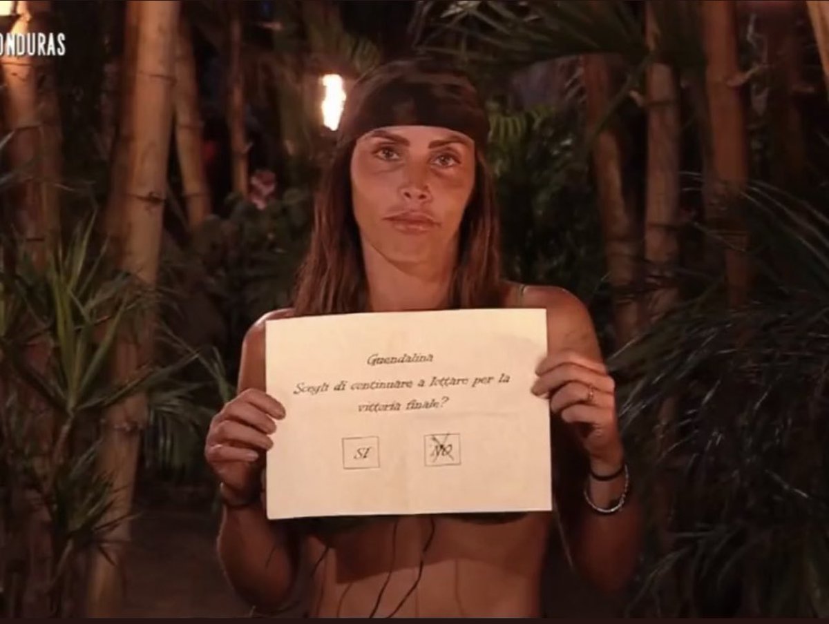 Guendalina Tavassi dal GF all’#Isola regina delle uscite trionfali, iconica.