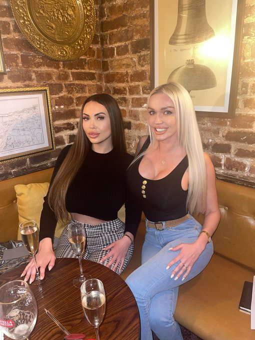 First meeting and definitely not the last!❤️@Amber_JayneXX @harmony_films https://t.co/Z6duA3Zf4O