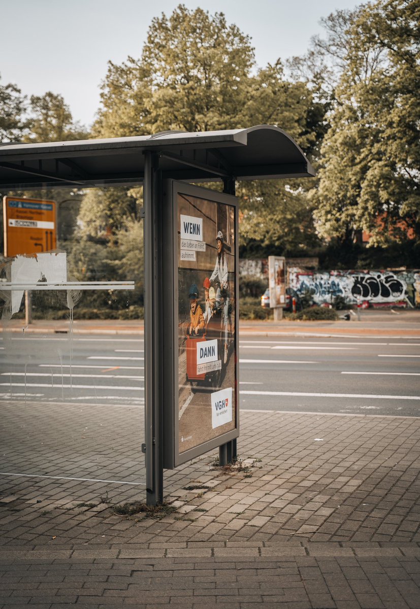 manuklens's tweet photo. Going 200mts from your place to get nice shoots 📸… not easy #streetphotography #photography #germany #streetphotographer https://t.co/xIs9D8V0ez