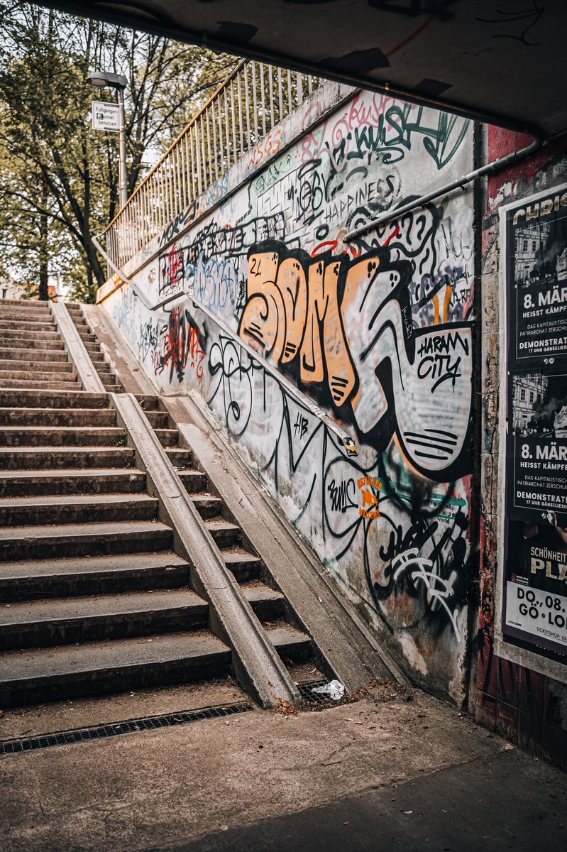 manuklens's tweet photo. Going 200mts from your place to get nice shoots 📸… not easy #streetphotography #photography #germany #streetphotographer https://t.co/xIs9D8V0ez
