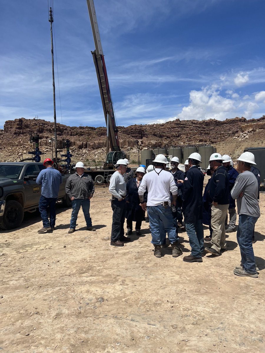 UtahPetroleum's tweet image. Today we hosted the board of @UtahOGM for a site tour. We visited @Ovintiv’s drill rig about to reach terminal depth and XCL‘s new E Frack multi well pad. Many thanks to Ovintiv and XCL and to the division and board for making this possible.
