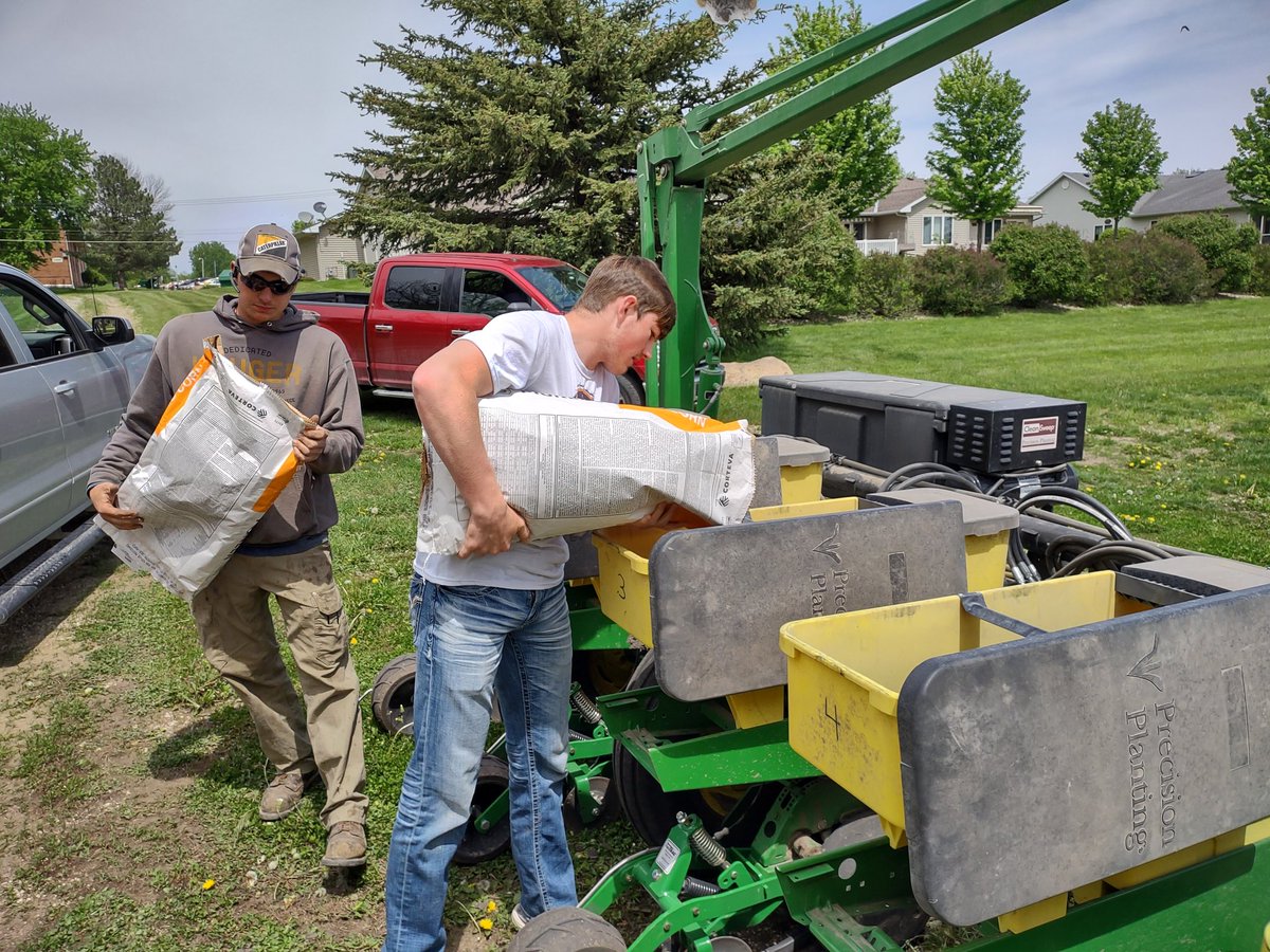 charlescityffa's tweet photo. A big thank you to the Frascht Family for working and planting the corn plot &amp; @DevonMurray49 for the seed today! It was a great day of learning and community partnerships! #WeAreCC https://t.co/qUaJNeeFCj