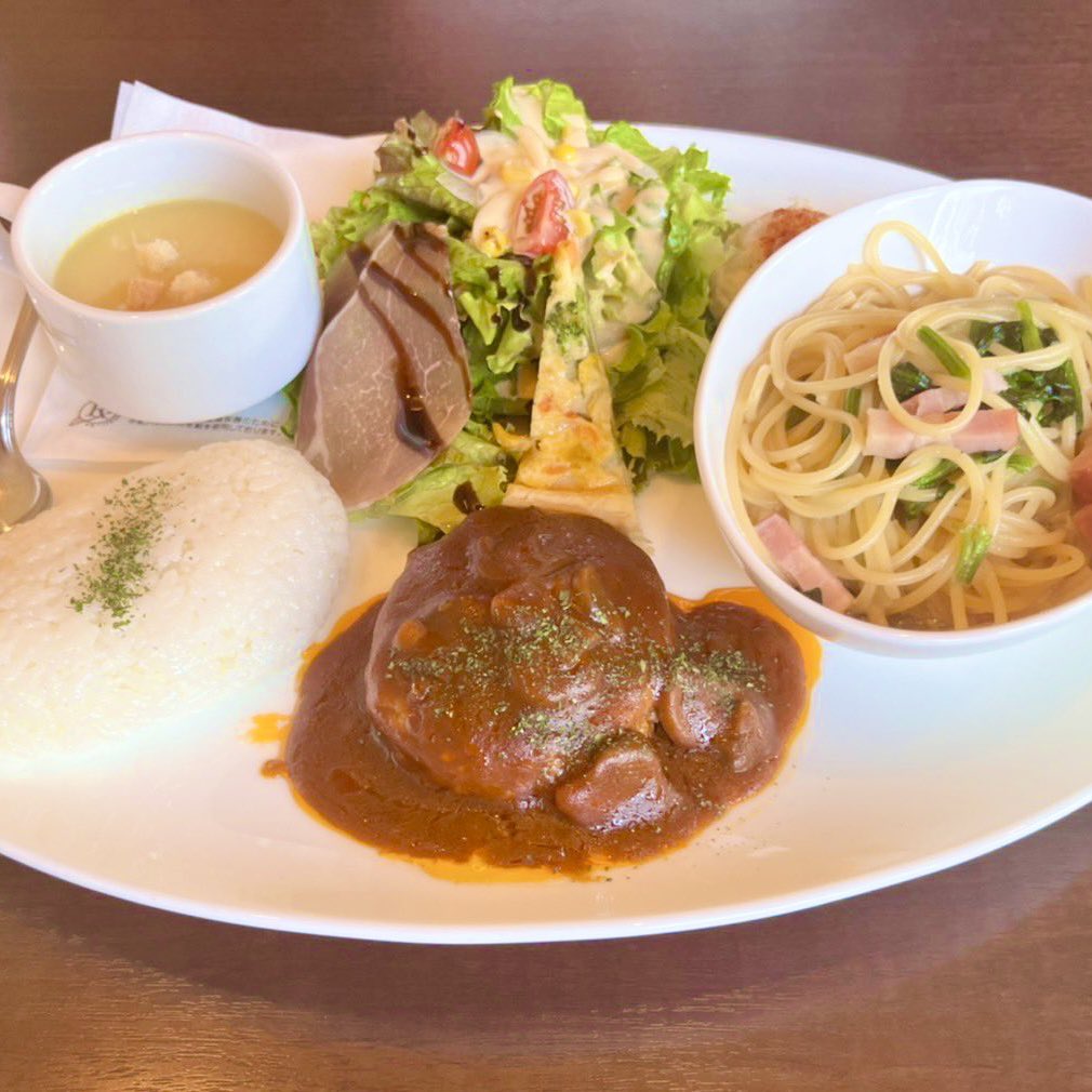 gururifukuoka's tweet photo. 🌼Human Rush(ヒューマンラッシュ)
田川市夏吉453-2雅の杜内
本格イタリアンのお店🇮🇹ランチは4種類のソースで味わえるパスタや種類豊富なプレートメニューなど🍝ディナーは1品物から女子会コースまであります😆
#HumanRush #イタリアン #居酒屋 #ランチ #ディナー #ぐるり田川市 #ふくらぶ https://t.co/S4JbCDGDaZ