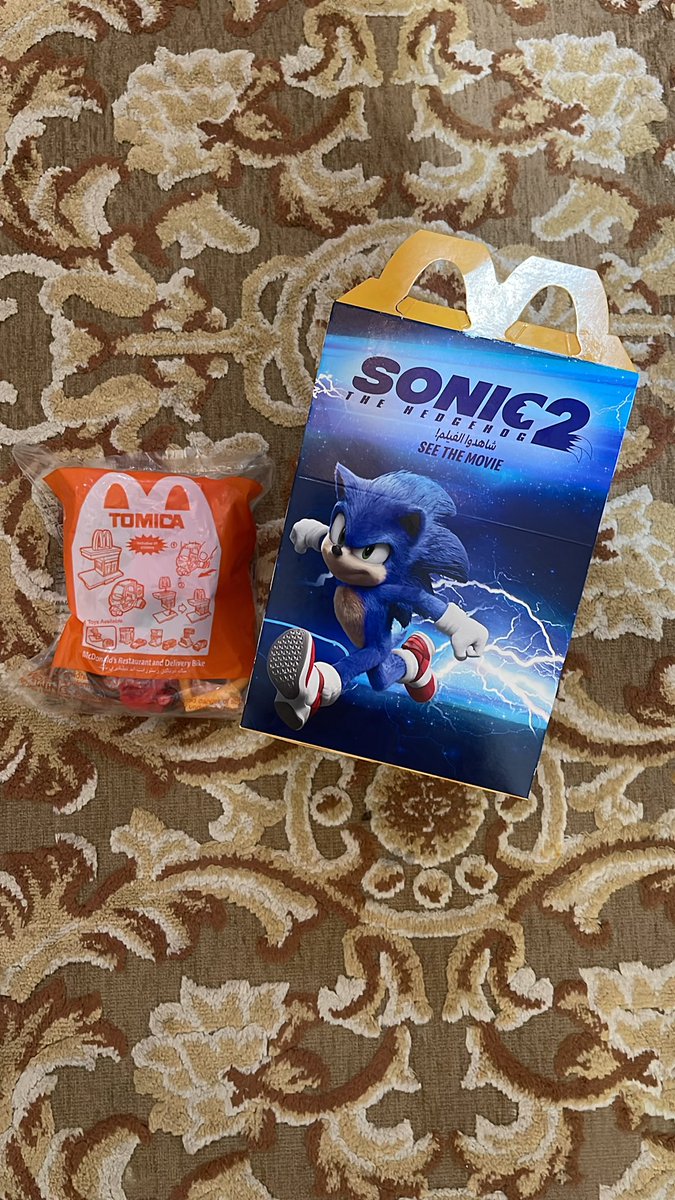 abdullahmsaggaf's tweet photo. @McDonaldsKSA_WS يعني نازل اشتري وجبة اطفال للولد عندي والولد جالس يجمع شخصيات سونيك وفي الاخير يطلع شي ثاني طيب غيرو الكرتون والله ولا حق المشوار https://t.co/DW9Sl9F3py