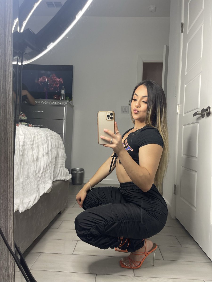 daisyisbomb's tweet photo. Back again https://t.co/7CAd0ZxDdd