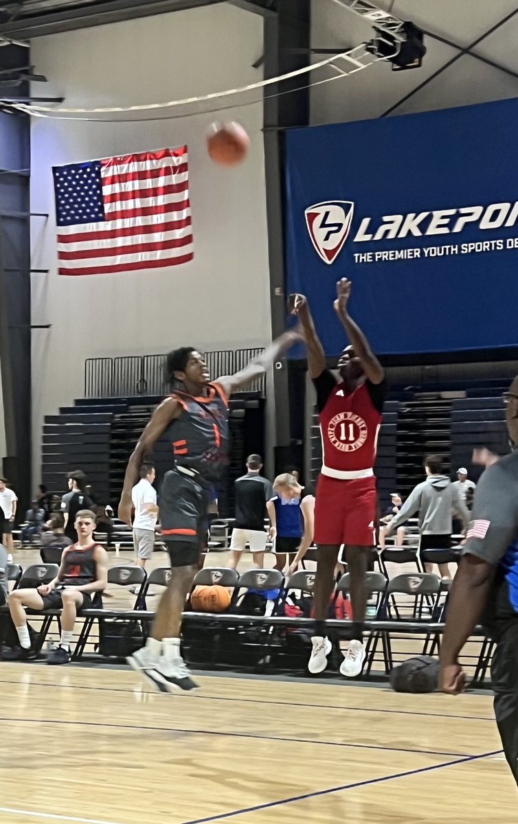 teamsynergy_qc's tweet photo. @WilliamsIsaiahJ was an outstanding performer all weekend @RYZEHoops @TheDanMcDonald putting up 20pts per, defending at a high level, hitting buzzer beaters. A major force for @teamsynergy_qc @8Ballahoopinsi1 @HereGoJayAgain @PrepHoopsGA @PrepHoopsNC @PrepHoopsSC https://t.co/oVeAKLRItT