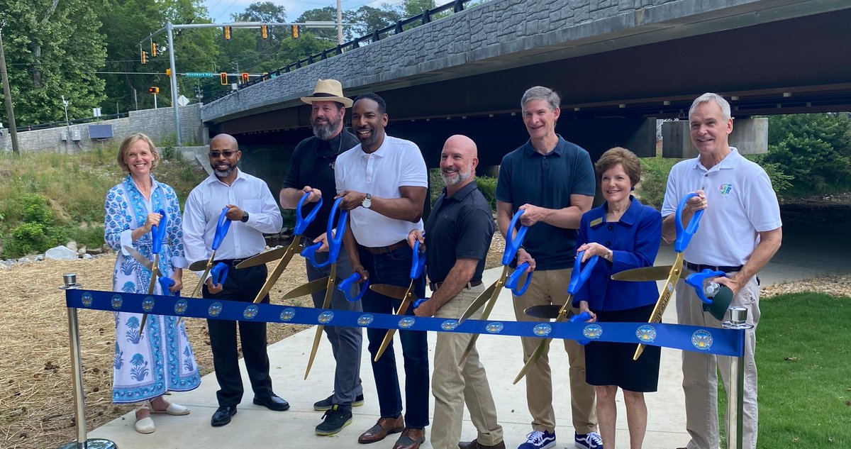 Atlanta Mayor Dickens, Atlanta Memorial Park Conservancy and the PATH Foundation cut a ribbon to mark the completion of the connection between Bobby Jones Golf Course and Atlanta Memorial Park. This segment will allow a safe and seamless connection between the two greenspaces.