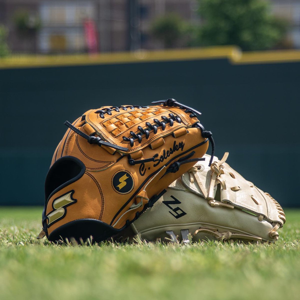 csolesky7's tweet photo. Pumped to be wearing @sskbaseballusa! The best leather I’ve ever own! Thank you @jshinn9! #TeamSSK https://t.co/1vABua1F04