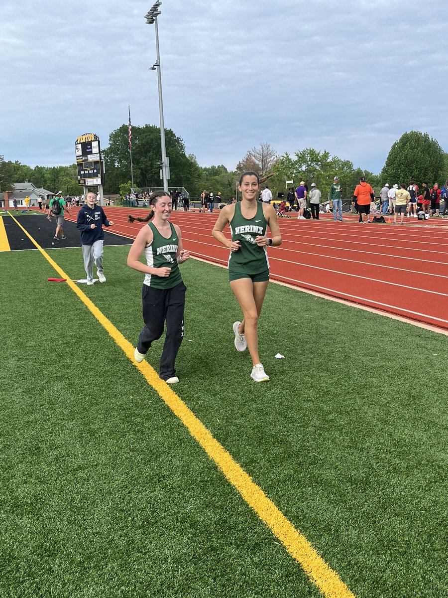 1st and 5th by 0.01 in the 800 <a href="/mjacknewitz/">Marisa Jacknewitz</a> and <a href="/mschillinger_/">maddie schilllinger</a> both with PRs #C4S1 <a href="/NerinxXC/">Nerinx Runners</a>