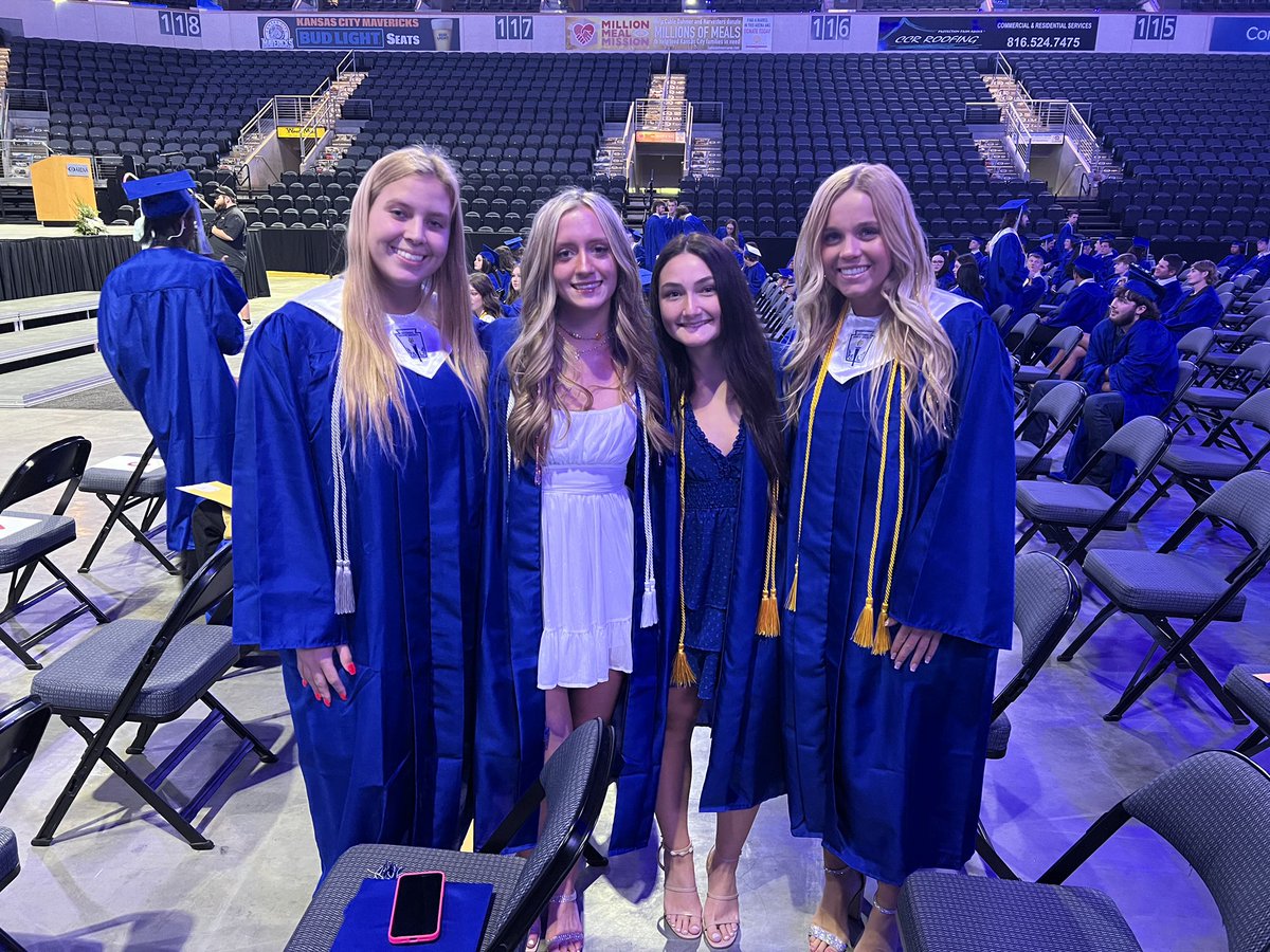 Congratulations to Kellie, Olivia, Kyra, and Addy! They have made a big impact on our program and we are excited to watch all the new things they accomplish. Good luck to you all! Forever an Eagle 💙🤍