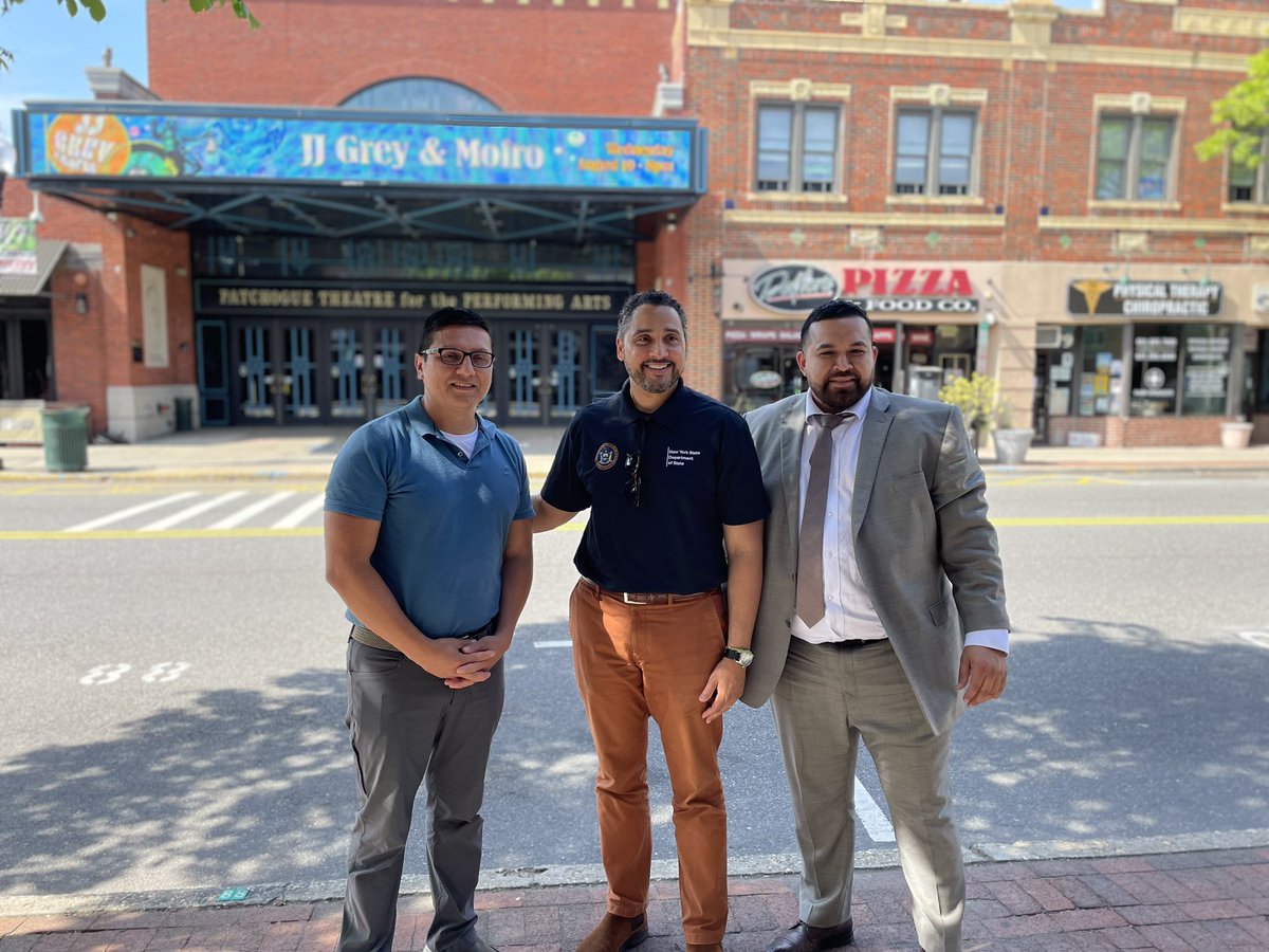 DASNY_President's tweet image. Small businesses on Main Street are the backbone of our communities. Enjoyed spending time visiting with various small shop owners such as Jardin Cafe during my #LongIsland tour in Patchogue. #ShopSmall #ShopLocal @Patchogue