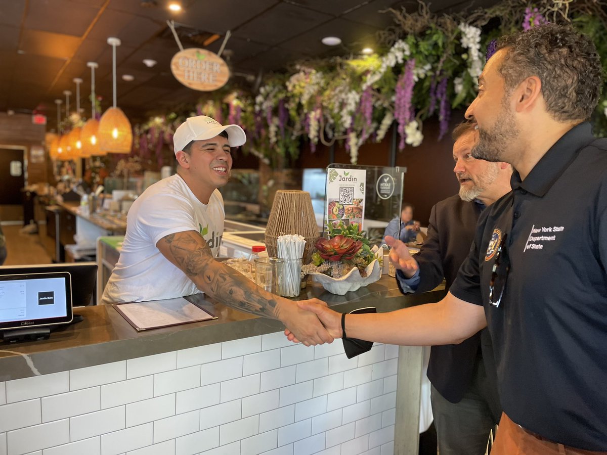 DASNY_President's tweet image. Small businesses on Main Street are the backbone of our communities. Enjoyed spending time visiting with various small shop owners such as Jardin Cafe during my #LongIsland tour in Patchogue. #ShopSmall #ShopLocal @Patchogue