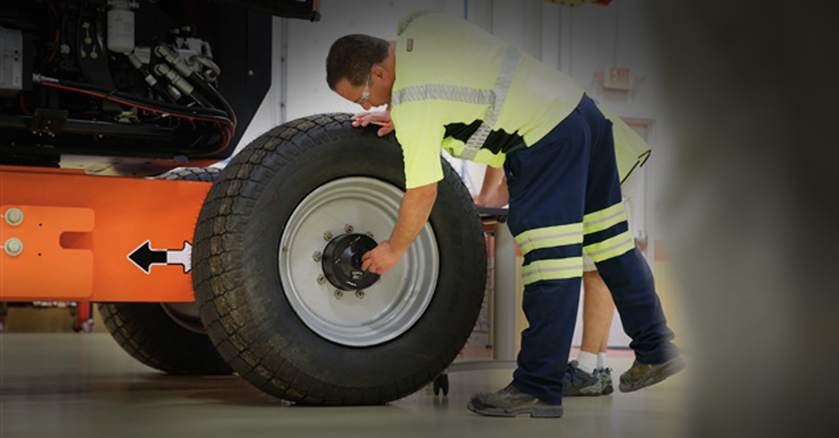 JLG_Industries's tweet photo. NEW from #JLG University. Learn about the what and when of #equipmentinspections in our latest training module. Log in to register for the course: https://t.co/6HU6CP3oJr

#safetytraining #constructionsafetytraining #boomlift #boomlifts #equipmentoperatortraining https://t.co/wyDlp8bXg0