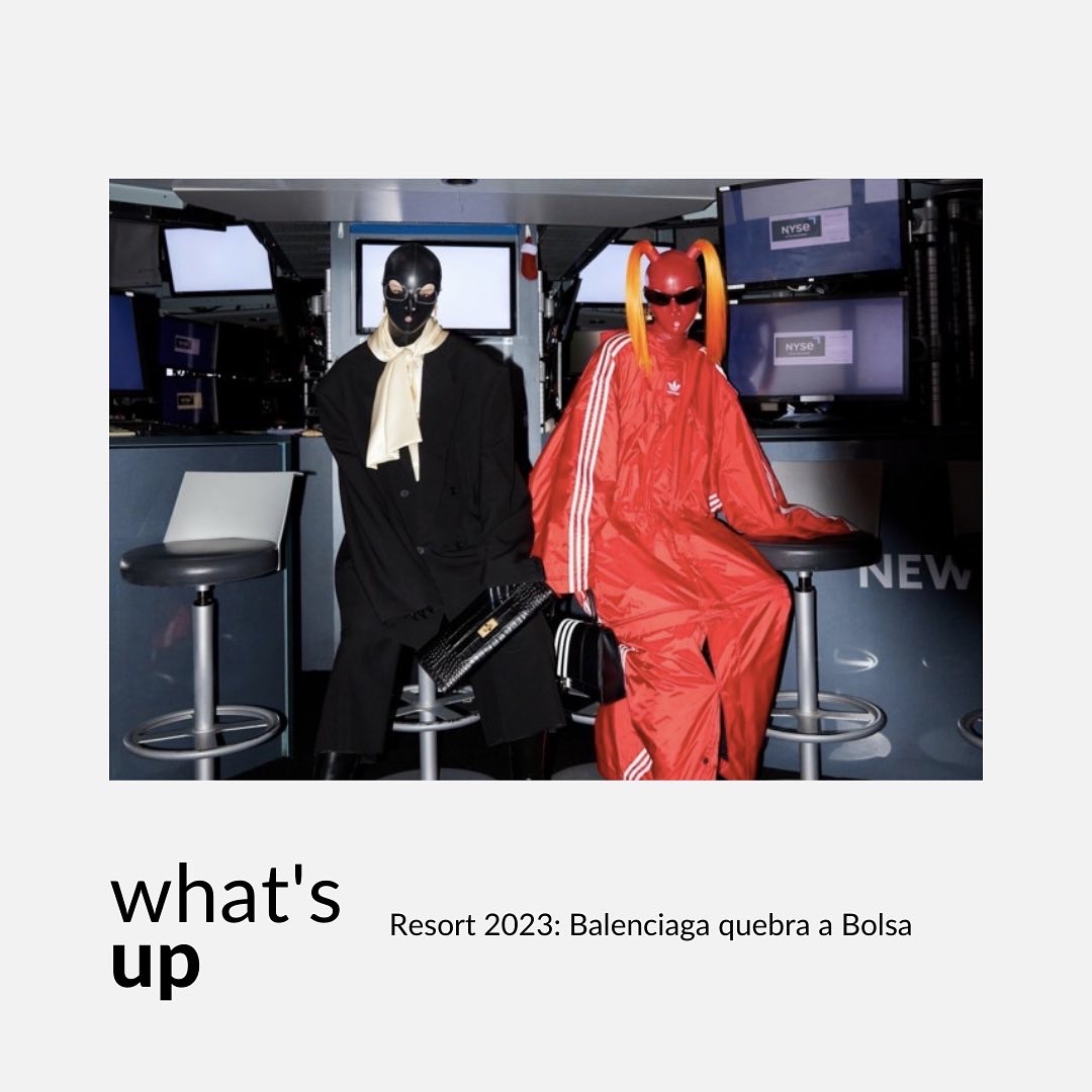Um cenário inesperado e uma apresentação memorável. Assim foi o desfile da coleção Resort 2023 da Balenciaga. Era domingo de manhã na Bolsa de Valores de Nova York quando os operadores foram substituídos por rostos escondidos.

Saiba mais no nosso blog, link na bio!