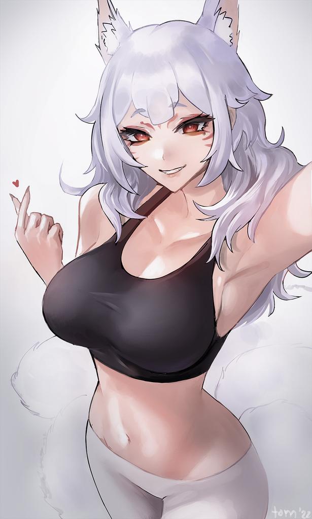 Guess who's back from vacation, honeys?