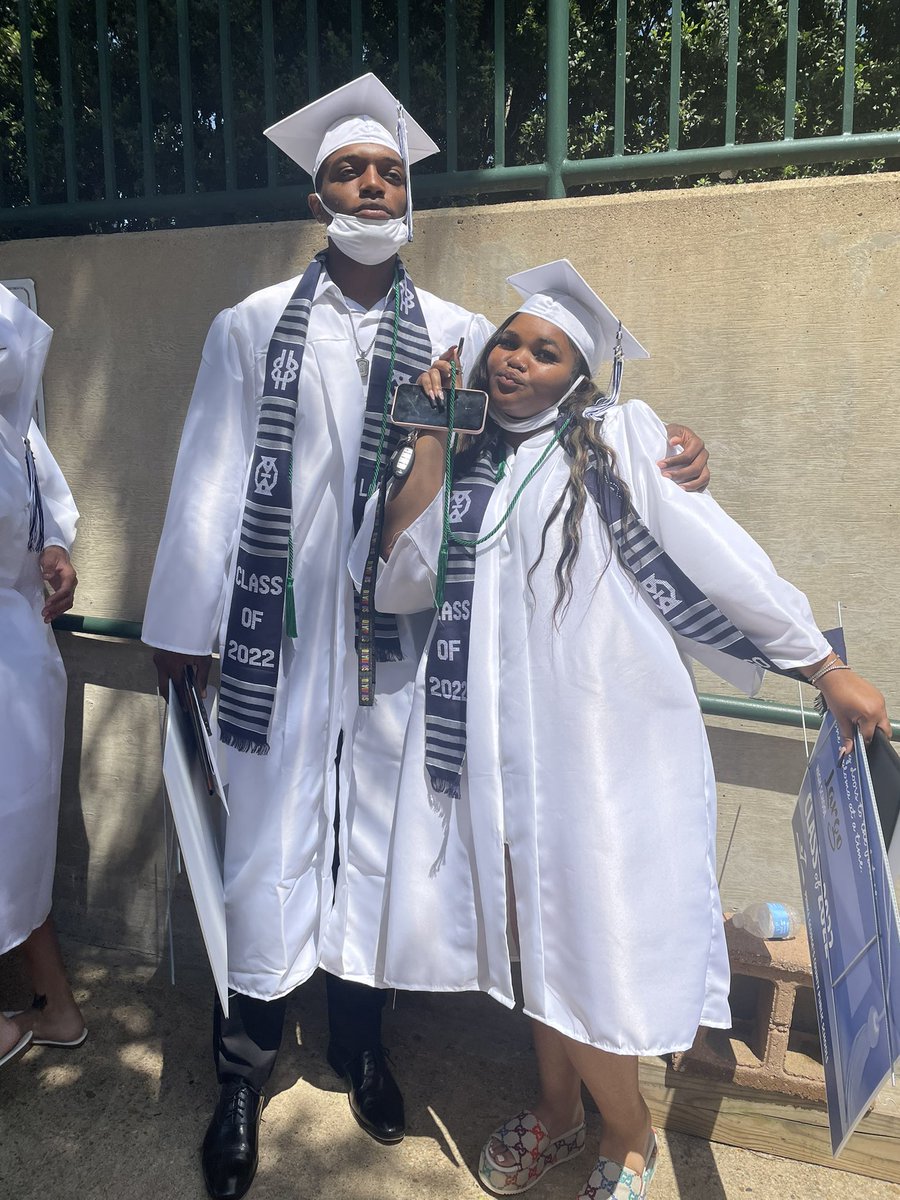 msleonardbiz's tweet photo. Congratulations Class of 2022 💙 #largohighschool https://t.co/2UaSNqQmet