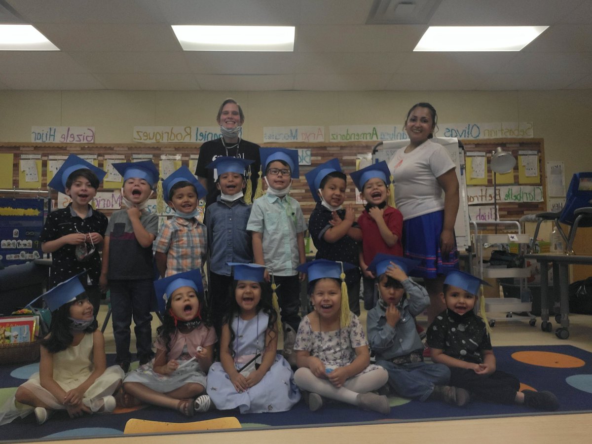 HeatherLopezFME's tweet photo. Graduation/Awards are over we had fun. #FMEUniversity #FmePrekGameOn #ClassOf2035 #FMEpride #WeAreClintISD #PreKBabies #KinderBound https://t.co/VFdusrZzy3