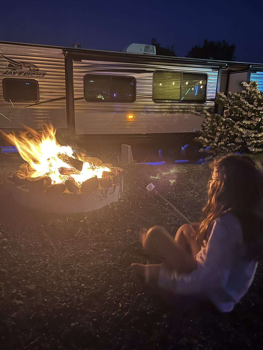 We’re ready to go offfffff the grid!!!! #starlink #girlswhocamp