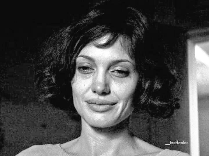 Mom_Khiry's tweet photo. سرقو مني كل شيء إلا حزني لم يقتربوا منه 💔 https://t.co/9ANZvcx2ud