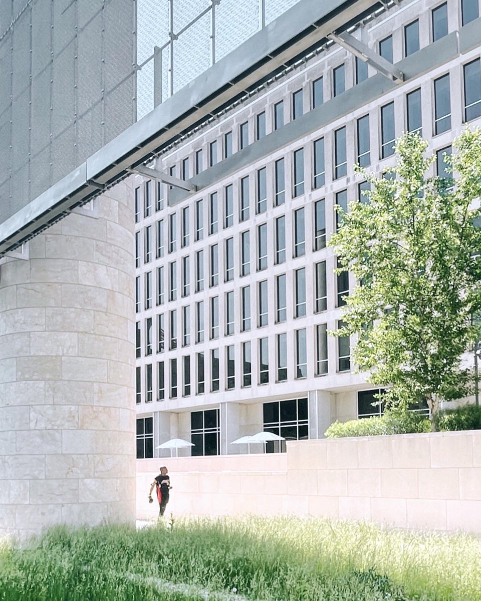 JenBurnett's tweet photo. Sunday exploration of the new-ish Dwight D. Eisenhower Memorial  - #shotoniphone @NatlParkService #FindYourPark https://t.co/Va4BOrMalN