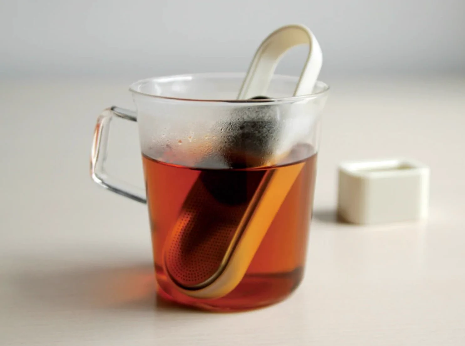 手軽に茶葉から一人分のお茶をいれる方法♡スプーン無しですくえる「LOOP TEA STRAINER」がめちゃ便利。