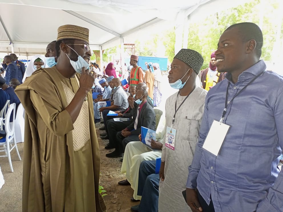 KmcZarah's tweet photo. Yau kena yayin da jagora Hon.shaaban sharada ya je taro Baba @MBuhari https://t.co/9eWimre9KS