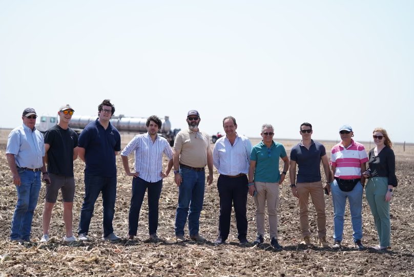Solid buyer group from Spain &amp; Turkey in town.  Spain continues to purchase US grain sorghum and Turkey will purchase in the future.  This photo on Frische Bros. Farms near Sunray, TX @USGC <a href="/TexasSorghum/">Texas Sorghum</a> <a href="/SorghumCheckoff/">Sorghum Checkoff</a>  doing meaningful projects to increase demand for #sorghum