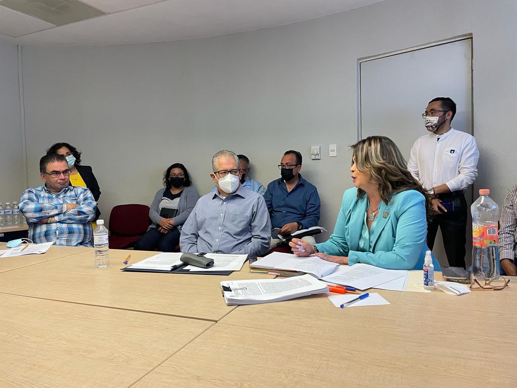 EliasPesinaR's tweet photo. Consensos y acuerdos por #LaCapitalDelSí en la comisión permanente de Desarrollo Rural 🌾 y asuntos indígenas #SumandoFortalezas https://t.co/rB0BZlwo35