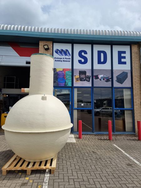 Septic tank ready for a customers order!
At SDE we supply a range of products including septics, treatment plants and pumping stations. Contact your local branch for more information.

sde-civils.co.uk/sewage-treatme…