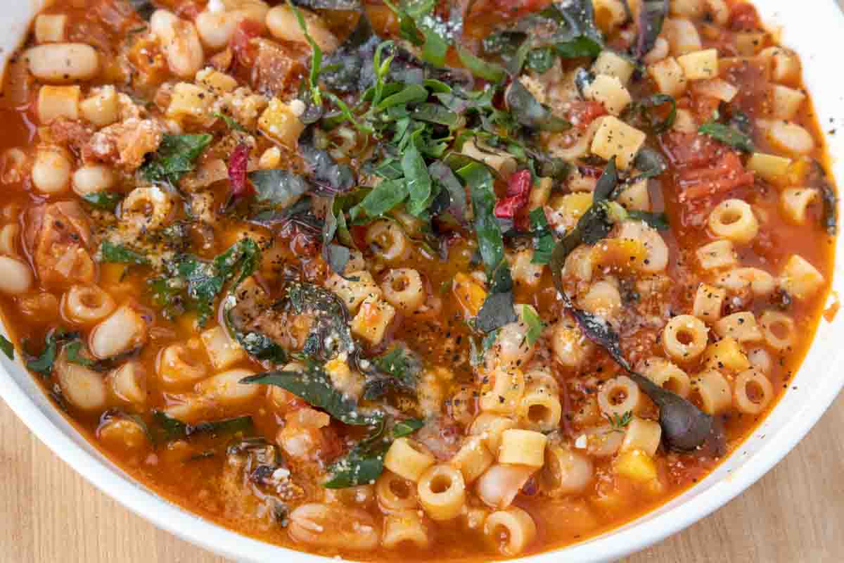 AskChefDennis's tweet photo. If you love soup, you're going to love my Pasta Fagioli. It's an Italian Classic loaded pasta, cannellini beans and amazing produce from Sprouts Farmers Market.
Have been to @sproutsfm lately?
#ad #wheregoodnessgrows #foodie #recipe
Printable Recipe-> https://t.co/mibtEifcDE https://t.co/KG4EVACyx9