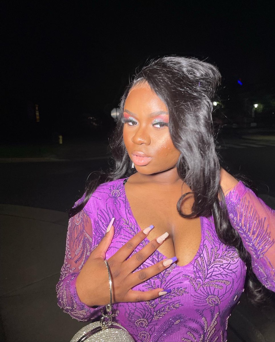 queenxadiratou's tweet photo. Prom 2k22💜✨ #prom2k22 https://t.co/BHfdA5MHxK