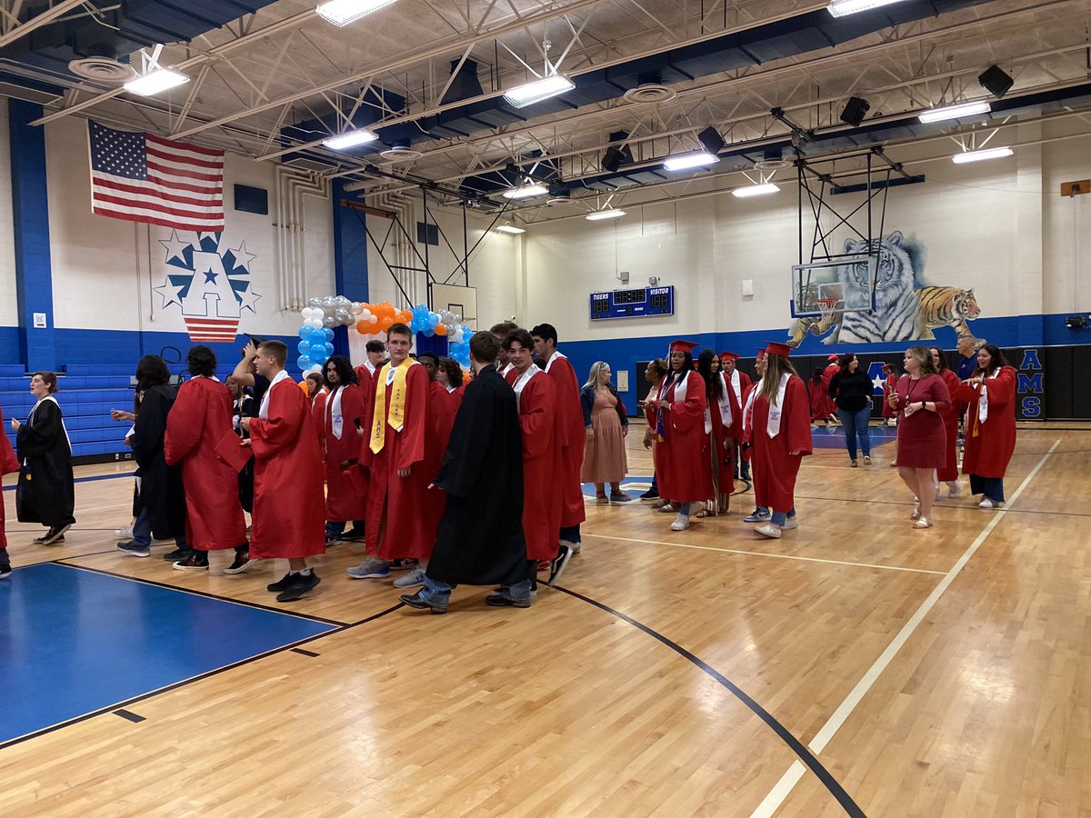 HumbleISD_AMS's tweet photo. ๐พ๐
๐พAMS Annual Senior Walk!!!๐พ๐
๐พ
๐๐งกClass of 2022 ๐๐งก #Atascatigers #Classof2022 #AMSSeniorWalk https://t.co/7aDxiT0H0Y