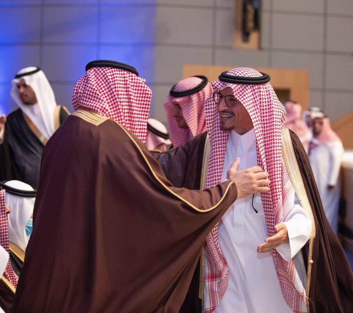 alsaud1ksa's tweet photo. نبارك لصاحب السمو الأمير فيصل بن
عبدالعزيز بن فيصل بن الفرحان آل سعود
تخرج ابنه الأمير عبدالرحمن بن فيصل 
بدرجة البكالوريوس من جامعة الفيصل 
نسأل الله له التوفيق وزملاءه .. https://t.co/oM8gX4wwFi