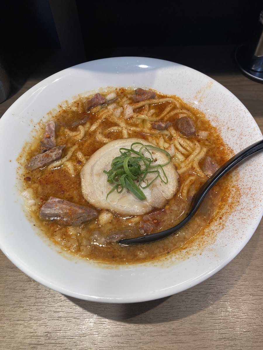 遅めのランチに久々の辛味噌ラーメン🍜
夏で暑くても食べたくなる旨さ✨
ご馳走様でした