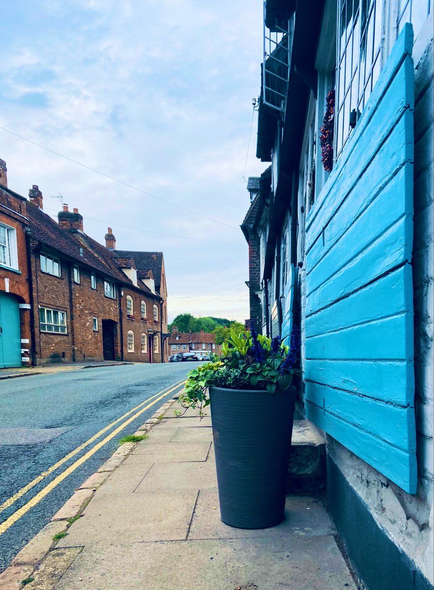 1000Rach's tweet photo. #TuesdayBlue #CheshamStreetArt #WelcomeBackFund https://t.co/CvuQW0ndkP