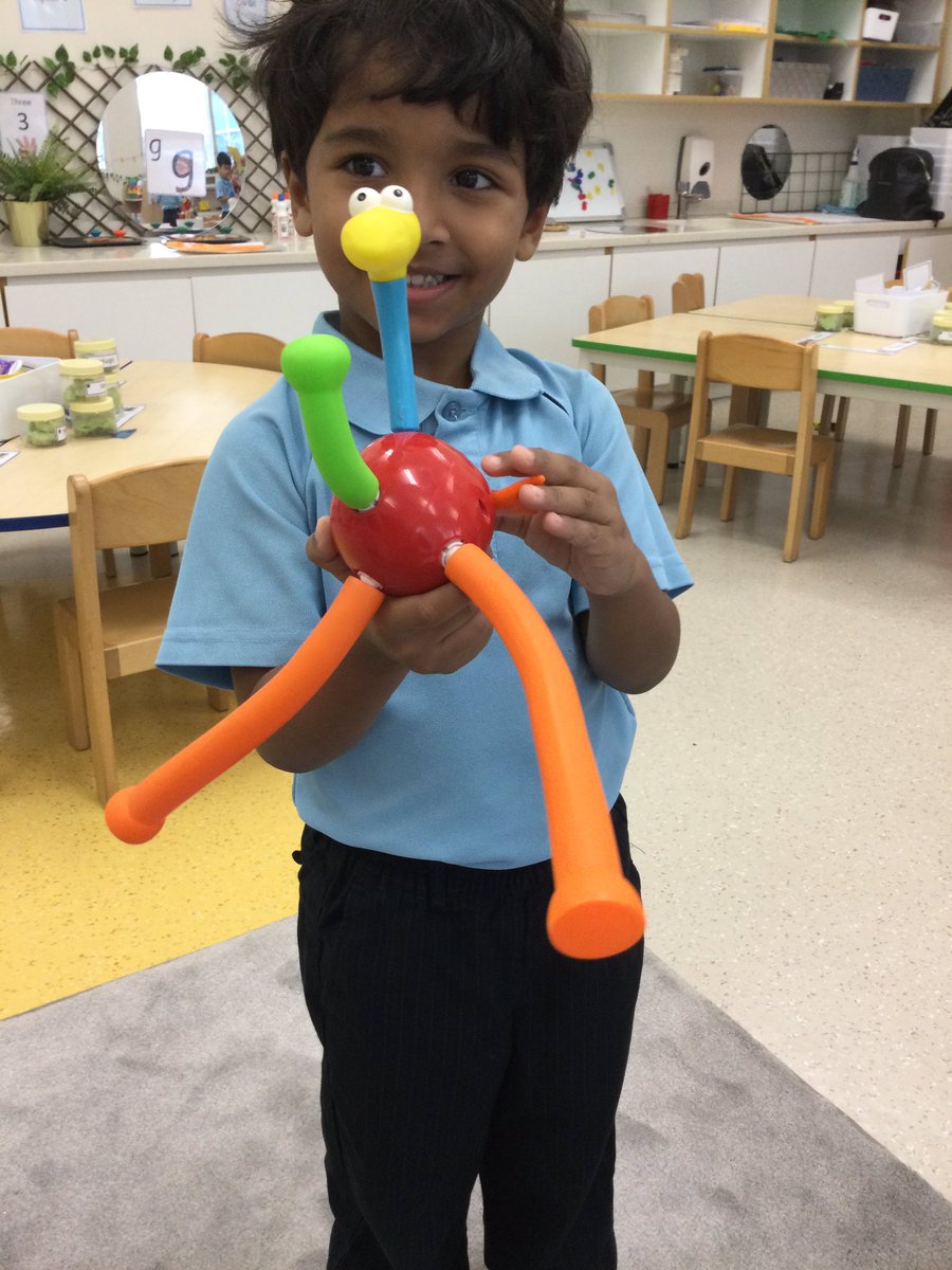 FS_WEK's tweet image. FS1 have been ‘Creative Chameleons’ creating the characters from the story ‘The Little Red Hen’. Can you guess which one? #limitlesslearning #limitlessfun