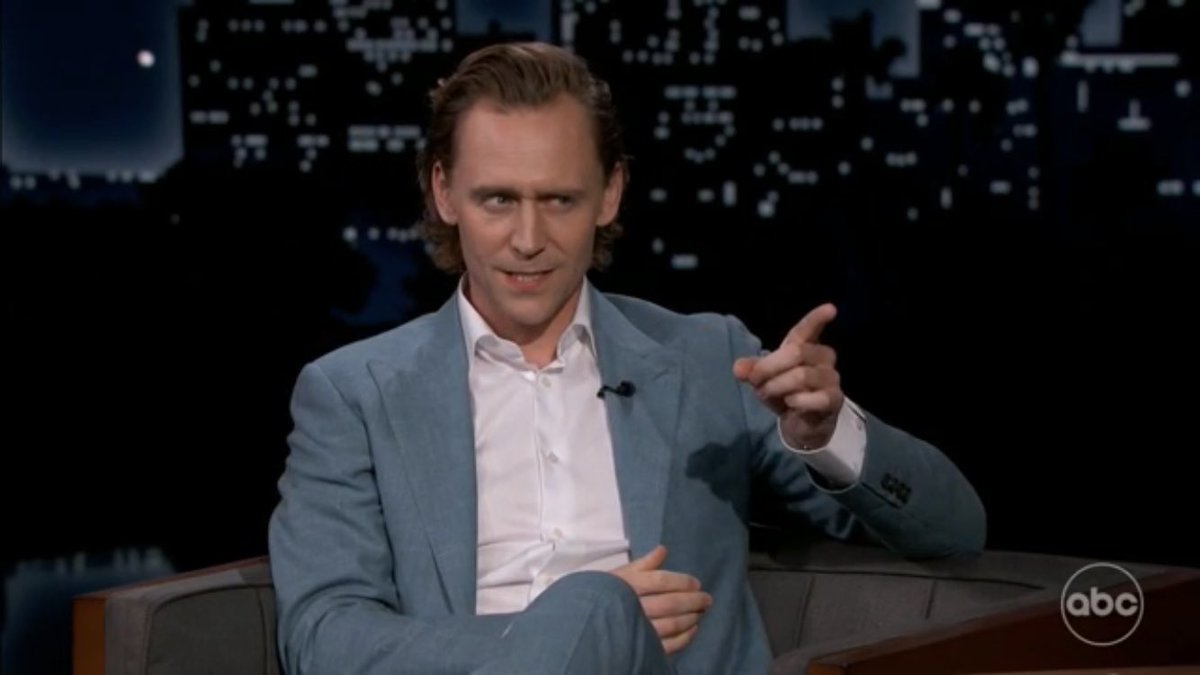 — Tom Hiddleston looking handsome as always on Jimmy Kimmel Live! 🤍