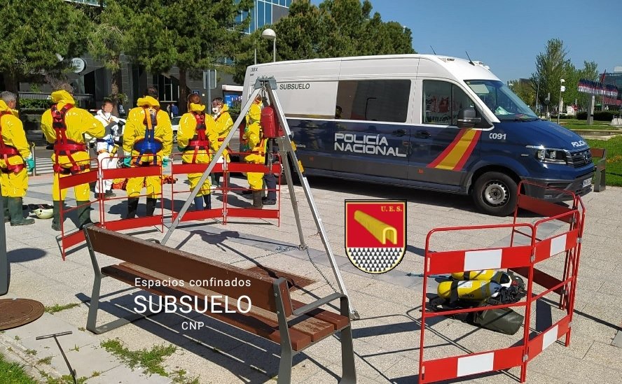 DavidUESubsuelo's tweet photo. Finaliza el curso de especialización y acceso a la U.E.S.

Un mes intenso de duración con mucha práctica en ESPACIOS CONFINADOS.

Enhorabuena a los alumnos, unos grandes profesionales. Ahora toca seguir aprendiendo en vuestras unidades para  ser unos grandes especialistas. https://t.co/YCEN8saM9I