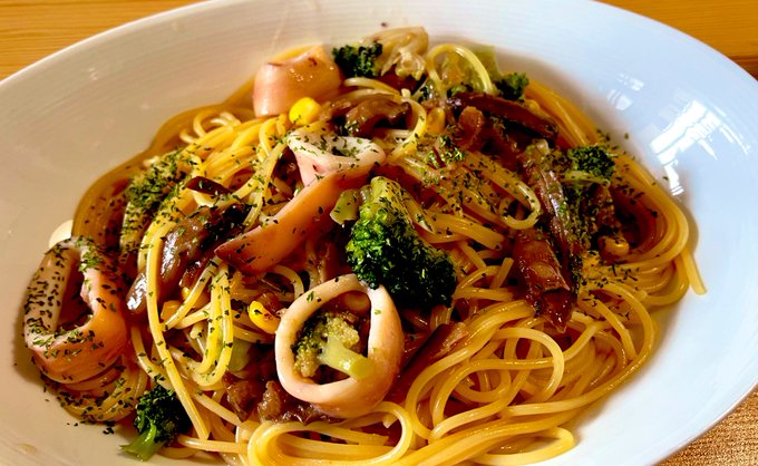 買い出し後
アシさんと打ち合わせしながら
お昼ご飯 