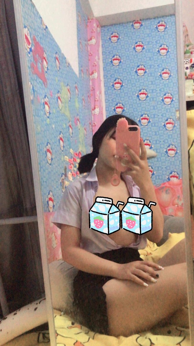 Small5454's tweet photo. ดื่มเหล้ามันขม ดื่มนมไหมอะ #เงี่ยนหีแฉะ #นักศึกษารับงาน #รีทวิตสุ่มเย็ดฟรี https://t.co/91fjIuuGDT