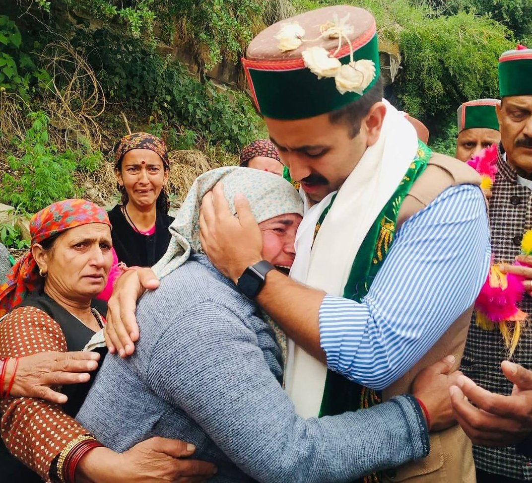 Himachalilife's tweet photo. It is very easy to win elections but very difficult to win the hearts of the people.♥️ @VikramadityaINC #Rohru #Jubbal #HimachalPradesh https://t.co/oI9oQAWTKm